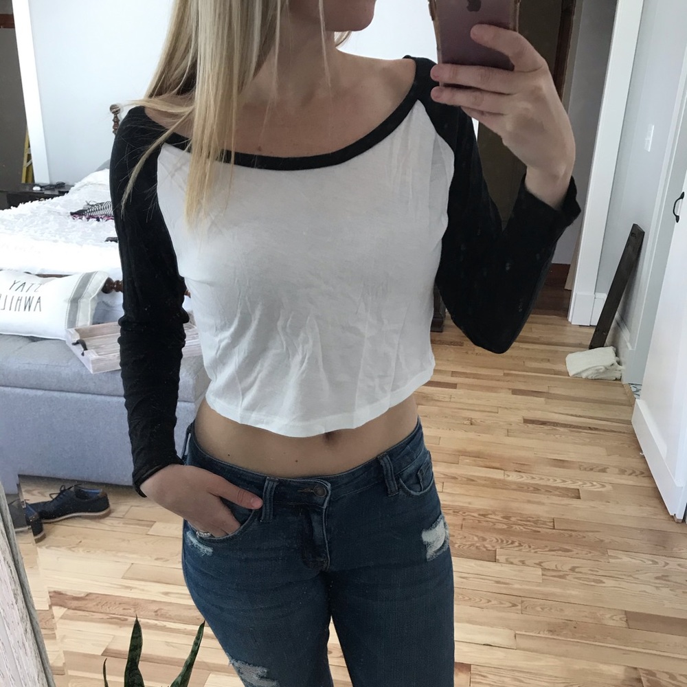Cropped baseball tee